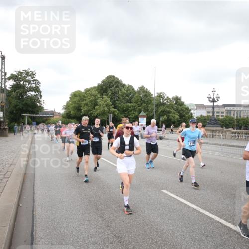 29.06.2025 - hella hamburg halbmarathon Jannik Wohlers http://msf.ph/oto/8157921 29.06.2025 10:54:22 Lombardsbrücke 1198, 2084, 2566, 2586, 2632, 3002, 4191, 4192, 5500, 5727, 5882, 6982, 8012, 8186, 9521, 10331, 10471, 11033, 11226, 11287, 11567, 11569, 12240, 12268, 12270, 13272, 13283, 13826, 13944, 13945, 14409, 14752, 15029, 15271, 15553, 15687, 16019, 16443, 16637, 18168, 18372, 19111 meine-sportfotos.de