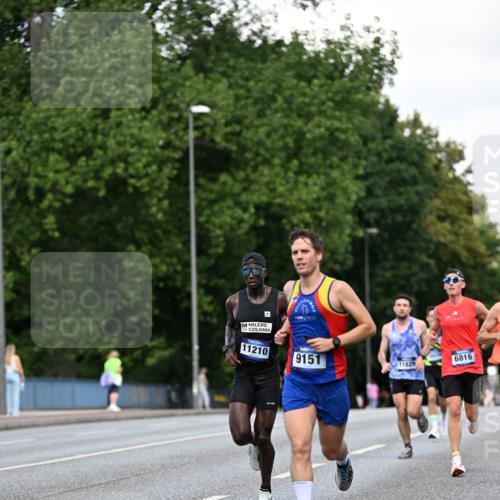 29.06.2025 - hella hamburg halbmarathon Dr. Thomas Lammeyer http://msf.ph/oto/8157961 29.06.2025 09:43:38 Kennedybrücke 5253, 6816, 9151, 9447, 9475 meine-sportfotos.de