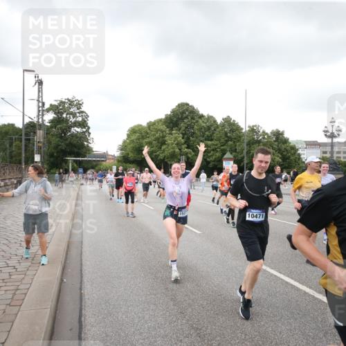 29.06.2025 - hella hamburg halbmarathon Jannik Wohlers http://msf.ph/oto/8157986 29.06.2025 10:54:24 Lombardsbrücke 1198, 2084, 2566, 2586, 2632, 3002, 4191, 4192, 5392, 5500, 5727, 5882, 6839, 6982, 8012, 8186, 9521, 9596, 10331, 10471, 11033, 11226, 11287, 11567, 11569, 12240, 12268, 12270, 13272, 13283, 13826, 13944, 13945, 14409, 14752, 15029, 15271, 15553, 15687, 16019, 16443, 16637, 18168, 18372, 19111 meine-sportfotos.de