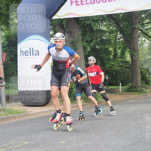 29.06.2025 - hella hamburg halbmarathon KatJ http://msf.ph/oto/8158016 29.06.2025 09:04:16 Zwischen KM18-KM19  meine-sportfotos.de