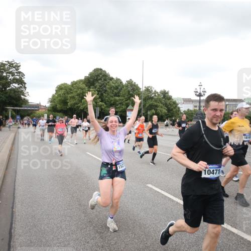 29.06.2025 - hella hamburg halbmarathon Jannik Wohlers http://msf.ph/oto/8158046 29.06.2025 10:54:24 Lombardsbrücke 1198, 2084, 2566, 2586, 2632, 3002, 4191, 4192, 5392, 5500, 5727, 5882, 6839, 6982, 8012, 8186, 9521, 9596, 10331, 10471, 11033, 11226, 11287, 11567, 11569, 12240, 12268, 12270, 13272, 13283, 13826, 13944, 13945, 14409, 14752, 15029, 15271, 15553, 15687, 16019, 16443, 16637, 18168, 18372, 19111 meine-sportfotos.de