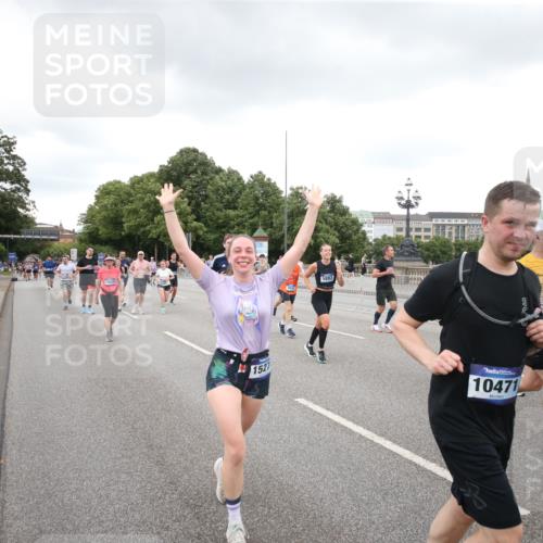 29.06.2025 - hella hamburg halbmarathon Jannik Wohlers http://msf.ph/oto/8158060 29.06.2025 10:54:24 Lombardsbrücke 1198, 2084, 2566, 2586, 2632, 3002, 4191, 4192, 5392, 5500, 5727, 5882, 6839, 6982, 8012, 8186, 9521, 9596, 10331, 10471, 11033, 11226, 11287, 11567, 11569, 12240, 12268, 12270, 13272, 13283, 13826, 13944, 13945, 14409, 14752, 15029, 15271, 15553, 15687, 16019, 16443, 16637, 18168, 18372, 19111 meine-sportfotos.de
