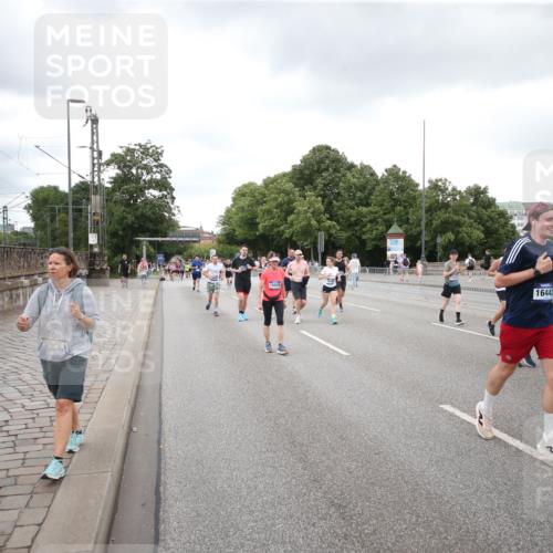 29.06.2025 - hella hamburg halbmarathon Jannik Wohlers http://msf.ph/oto/8158113 29.06.2025 10:54:26 Lombardsbrücke 1198, 2084, 2566, 2632, 3002, 4191, 4192, 5392, 5500, 5727, 5882, 6839, 6982, 8012, 8186, 9521, 9596, 10109, 10331, 10471, 11033, 11226, 11287, 12240, 12268, 12270, 13272, 13283, 13826, 13944, 13945, 13979, 13980, 14752, 15029, 15271, 15553, 15687, 16019, 16443, 16637, 18168, 18372, 19111 meine-sportfotos.de