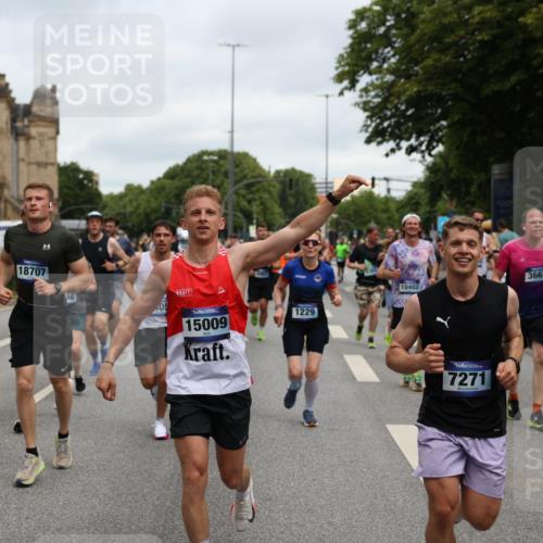 29.06.2025 - hella hamburg halbmarathon Yannick Fuchs http://msf.ph/oto/8158150 29.06.2025 10:58:54 20KM 1062, 1186, 1229, 1842, 2136, 2698, 3572, 3663, 3746, 4945, 5354, 5365, 6907, 6908, 7081, 7271, 7717, 8405, 9986, 10067, 10402, 10824, 10962, 11556, 12177, 12211, 12212, 12475, 12781, 12843, 13210, 13793, 14022, 14465, 15009, 16344, 16367, 16605, 16770, 16911, 17140, 17763, 17895, 18196, 18520, 18575, 18577, 18707, 18768 meine-sportfotos.de