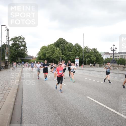 29.06.2025 - hella hamburg halbmarathon Jannik Wohlers http://msf.ph/oto/8158174 29.06.2025 10:54:27 Lombardsbrücke 1198, 2084, 2566, 2632, 3002, 4191, 4192, 5392, 5500, 5727, 5882, 6839, 6982, 8012, 8186, 9521, 9596, 10109, 10331, 10471, 10686, 11033, 11226, 11287, 12240, 12268, 12270, 13272, 13283, 13944, 13945, 13979, 13980, 14752, 15029, 15271, 15553, 16019, 16443, 16637, 18168, 18372, 19111 meine-sportfotos.de