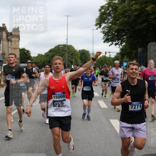 29.06.2025 - hella hamburg halbmarathon Yannick Fuchs http://msf.ph/oto/8158175 29.06.2025 10:58:54 20KM 1062, 1186, 1229, 1842, 2136, 2698, 3572, 3663, 3746, 4945, 5354, 5365, 6907, 6908, 7081, 7271, 7717, 8405, 9986, 10067, 10402, 10824, 10962, 11556, 12177, 12211, 12212, 12475, 12781, 12843, 13210, 13793, 14022, 14465, 15009, 16344, 16367, 16605, 16770, 16911, 17140, 17763, 17895, 18196, 18520, 18575, 18577, 18707, 18768 meine-sportfotos.de