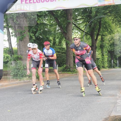29.06.2025 - hella hamburg halbmarathon KatJ http://msf.ph/oto/8158200 29.06.2025 09:04:24 Zwischen KM18-KM19  meine-sportfotos.de
