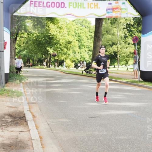 29.06.2025 - hella hamburg halbmarathon MichiJ http://msf.ph/oto/8158219 29.06.2025 10:08:36 Zwischen KM18-KM19 18694 meine-sportfotos.de