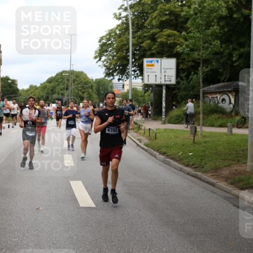 29.06.2025 - hella hamburg halbmarathon Yannick Fuchs http://msf.ph/oto/8158309 29.06.2025 10:38:34 20KM 1220, 1391, 1415, 1558, 1902, 2365, 2402, 2816, 3004, 3021, 3907, 4310, 4425, 4981, 4991, 4999, 5231, 5275, 5476, 5624, 5884, 6490, 6705, 6903, 6991, 7005, 7191, 7322, 8063, 8145, 8218, 8722, 9081, 9159, 9374, 9444, 9633, 10193, 10596, 10669, 10930, 11346, 11469, 12554, 12966, 13421, 13996, 14667, 14798, 14816, 14861, 15185, 15225, 15233, 15280, 15512, 15862, 16062, 16224, 16301, 16316, 16506, 16547, 16549, 16893, 17251, 17376, 17729, 17748, 17912, 18942 meine-sportfotos.de
