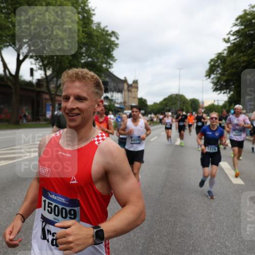 29.06.2025 - hella hamburg halbmarathon Yannick Fuchs http://msf.ph/oto/8158352 29.06.2025 10:58:55 20KM 1062, 1186, 1229, 1842, 2136, 2698, 3572, 3663, 3746, 4945, 5354, 5365, 6907, 6908, 7081, 7271, 7717, 8405, 9986, 10067, 10402, 10824, 10962, 11556, 12177, 12211, 12212, 12475, 12781, 12843, 13210, 13793, 14022, 14465, 15009, 16344, 16367, 16605, 16770, 16911, 17140, 17763, 17895, 18196, 18520, 18575, 18577, 18707, 18768 meine-sportfotos.de