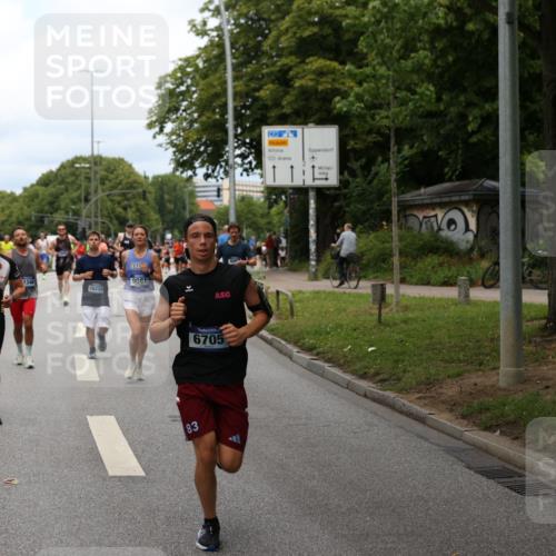 29.06.2025 - hella hamburg halbmarathon Yannick Fuchs http://msf.ph/oto/8158374 29.06.2025 10:38:35 20KM 1220, 1391, 1415, 1558, 1902, 2365, 2402, 2816, 3004, 3021, 3907, 4310, 4425, 4981, 4991, 4999, 5231, 5275, 5476, 5624, 5884, 6490, 6705, 6903, 6991, 7005, 7191, 7322, 8063, 8145, 8722, 9081, 9159, 9374, 9444, 9633, 10193, 10596, 10669, 10930, 11346, 11469, 12159, 12554, 12711, 12966, 13123, 13421, 13996, 14667, 14798, 14816, 14861, 15185, 15225, 15233, 15280, 15512, 15862, 16062, 16224, 16301, 16316, 16506, 16547, 16549, 16893, 17251, 17376, 17729, 17748, 17912 meine-sportfotos.de