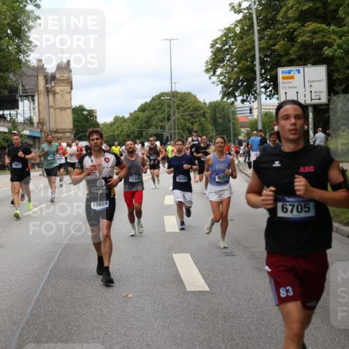 29.06.2025 - hella hamburg halbmarathon Yannick Fuchs http://msf.ph/oto/8158435 29.06.2025 10:38:35 20KM 1220, 1391, 1415, 1558, 1902, 2365, 2402, 2816, 3004, 3021, 3907, 4310, 4425, 4981, 4991, 4999, 5231, 5275, 5476, 5624, 5884, 6490, 6705, 6903, 6991, 7005, 7191, 7322, 8063, 8145, 8722, 9081, 9159, 9374, 9444, 9633, 10193, 10596, 10669, 10930, 11346, 11469, 12159, 12554, 12711, 12966, 13123, 13421, 13996, 14667, 14798, 14816, 14861, 15185, 15225, 15233, 15280, 15512, 15862, 16062, 16224, 16301, 16316, 16506, 16547, 16549, 16893, 17251, 17376, 17729, 17748, 17912 meine-sportfotos.de