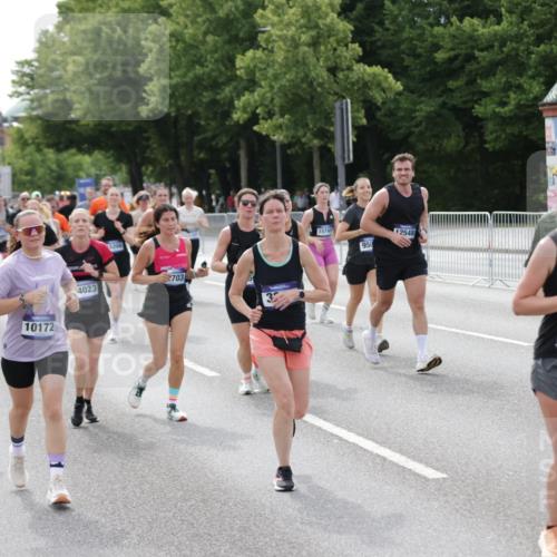 29.06.2025 - hella hamburg halbmarathon Jannik Wohlers http://msf.ph/oto/8158452 29.06.2025 10:18:09 Lombardsbrücke 1234, 1820, 2703, 3202, 3529, 4123, 4383, 4802, 5049, 5909, 5910, 6332, 6533, 7160, 7214, 7454, 8341, 8665, 9222, 9276, 9505, 9586, 9658, 9748, 10172, 10502, 10659, 10687, 10856, 11020, 12541, 12548, 12552, 12703, 12847, 13193, 13341, 13370, 13933, 14023, 14247, 14332, 14627, 14760, 14770, 14967, 15138, 15208, 15393, 15436, 15749, 16209, 16451, 16828, 16833, 17048, 17283, 18246, 18697, 18807, 18825 meine-sportfotos.de