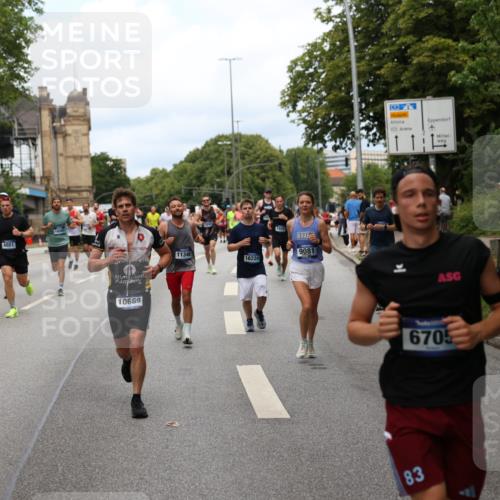 29.06.2025 - hella hamburg halbmarathon Yannick Fuchs http://msf.ph/oto/8158482 29.06.2025 10:38:35 20KM 1220, 1391, 1415, 1558, 1902, 2365, 2402, 2816, 3004, 3021, 3907, 4310, 4425, 4981, 4991, 4999, 5231, 5275, 5476, 5624, 5884, 6490, 6705, 6903, 6991, 7005, 7191, 7322, 8063, 8145, 8722, 9081, 9159, 9374, 9444, 9633, 10193, 10596, 10669, 10930, 11346, 11469, 12159, 12554, 12711, 12966, 13123, 13421, 13996, 14667, 14798, 14816, 14861, 15185, 15225, 15233, 15280, 15512, 15862, 16062, 16224, 16301, 16316, 16506, 16547, 16549, 16893, 17251, 17376, 17729, 17748, 17912 meine-sportfotos.de