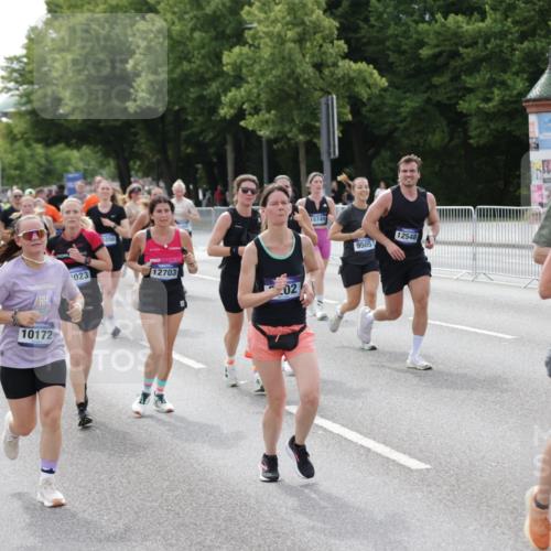 29.06.2025 - hella hamburg halbmarathon Jannik Wohlers http://msf.ph/oto/8158491 29.06.2025 10:18:09 Lombardsbrücke 1234, 1820, 2703, 3202, 3529, 4123, 4383, 4802, 5049, 5909, 5910, 6332, 6533, 7160, 7214, 7454, 8341, 8665, 9222, 9276, 9505, 9586, 9658, 9748, 10172, 10502, 10659, 10687, 10856, 11020, 12541, 12548, 12552, 12703, 12847, 13193, 13341, 13370, 13933, 14023, 14247, 14332, 14627, 14760, 14770, 14967, 15138, 15208, 15393, 15436, 15749, 16209, 16451, 16828, 16833, 17048, 17283, 18246, 18697, 18807, 18825 meine-sportfotos.de