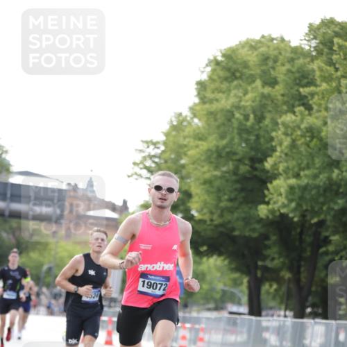 29.06.2025 - hella hamburg halbmarathon Jannik Wohlers http://msf.ph/oto/8158492 29.06.2025 09:38:51 Lombardsbrücke 4524, 14188, 16529, 19072 meine-sportfotos.de