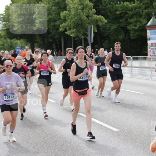 29.06.2025 - hella hamburg halbmarathon Jannik Wohlers http://msf.ph/oto/8158519 29.06.2025 10:18:09 Lombardsbrücke 1234, 1820, 2703, 3202, 3529, 4123, 4383, 4802, 5049, 5909, 5910, 6332, 6533, 7160, 7214, 7454, 8341, 8665, 9222, 9276, 9505, 9586, 9658, 9748, 10172, 10502, 10659, 10687, 10856, 11020, 12541, 12548, 12552, 12703, 12847, 13193, 13341, 13370, 13933, 14023, 14247, 14332, 14627, 14760, 14770, 14967, 15138, 15208, 15393, 15436, 15749, 16209, 16451, 16828, 16833, 17048, 17283, 18246, 18697, 18807, 18825 meine-sportfotos.de