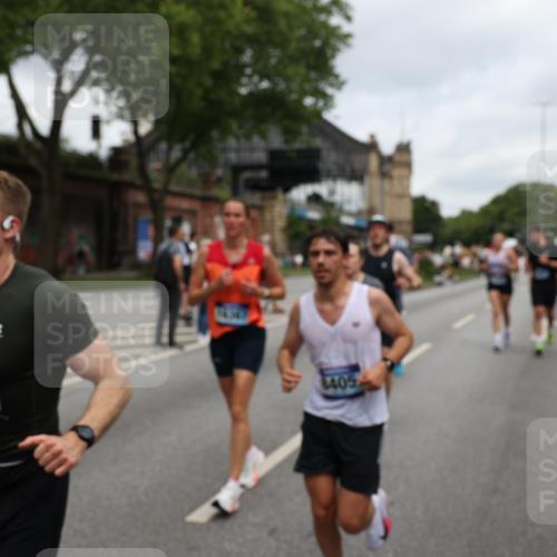 29.06.2025 - hella hamburg halbmarathon Yannick Fuchs http://msf.ph/oto/8158550 29.06.2025 10:58:56 20KM 1062, 1186, 1229, 1842, 1863, 2136, 2698, 3572, 3663, 3746, 4945, 5354, 5365, 6907, 6908, 7081, 7271, 7717, 8405, 9986, 10067, 10402, 10824, 10962, 11556, 12177, 12211, 12212, 12473, 12475, 12781, 12843, 13210, 13793, 14022, 14465, 15009, 16344, 16367, 16605, 16770, 16911, 17140, 17763, 17895, 18196, 18520, 18575, 18577, 18707, 18768 meine-sportfotos.de