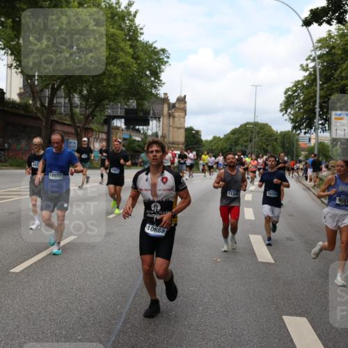 29.06.2025 - hella hamburg halbmarathon Yannick Fuchs http://msf.ph/oto/8158557 29.06.2025 10:38:37 20KM 1057, 1220, 1391, 1415, 1558, 1782, 1902, 1941, 2365, 2402, 2816, 3004, 3021, 3305, 3907, 4310, 4425, 4981, 4991, 4999, 5231, 5275, 5476, 5624, 5884, 6490, 6705, 6903, 6991, 7005, 7191, 7322, 8063, 8722, 9081, 9159, 9374, 9444, 9633, 10193, 10596, 10669, 10930, 11346, 11469, 12159, 12554, 12711, 12966, 13123, 13421, 13996, 14667, 14798, 14816, 15185, 15225, 15233, 15280, 15512, 15862, 16062, 16224, 16316, 16506, 16547, 16893, 17251, 17729, 17748, 18806 meine-sportfotos.de
