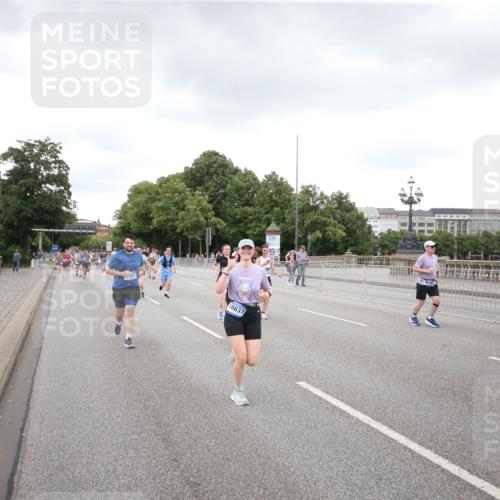 29.06.2025 - hella hamburg halbmarathon Jannik Wohlers http://msf.ph/oto/8158562 29.06.2025 10:54:33 Lombardsbrücke 2566, 2632, 3002, 3274, 4191, 4192, 5392, 5500, 5727, 5882, 6839, 7238, 8012, 8186, 9596, 10109, 10686, 11226, 11788, 11908, 12147, 12148, 12240, 13283, 13548, 13944, 13945, 13979, 13980, 14752, 15271, 15553, 16057, 16432, 16433, 16443, 16637, 16664, 16665, 17090, 18168, 18372 meine-sportfotos.de