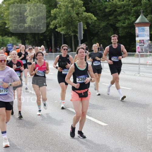 29.06.2025 - hella hamburg halbmarathon Jannik Wohlers http://msf.ph/oto/8158571 29.06.2025 10:18:09 Lombardsbrücke 1234, 1820, 2703, 3202, 3529, 4123, 4383, 4802, 5049, 5909, 5910, 6332, 6533, 7160, 7214, 7454, 8341, 8665, 9222, 9276, 9505, 9586, 9658, 9748, 10172, 10502, 10659, 10687, 10856, 11020, 12541, 12548, 12552, 12703, 12847, 13193, 13341, 13370, 13933, 14023, 14247, 14332, 14627, 14760, 14770, 14967, 15138, 15208, 15393, 15436, 15749, 16209, 16451, 16828, 16833, 17048, 17283, 18246, 18697, 18807, 18825 meine-sportfotos.de