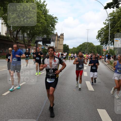 29.06.2025 - hella hamburg halbmarathon Yannick Fuchs http://msf.ph/oto/8158578 29.06.2025 10:38:37 20KM 1057, 1220, 1391, 1415, 1558, 1782, 1902, 1941, 2365, 2402, 2816, 3004, 3021, 3305, 3907, 4310, 4425, 4981, 4991, 4999, 5231, 5275, 5476, 5624, 5884, 6490, 6705, 6903, 6991, 7005, 7191, 7322, 8063, 8722, 9081, 9159, 9374, 9444, 9633, 10193, 10596, 10669, 10930, 11346, 11469, 12159, 12554, 12711, 12966, 13123, 13421, 13996, 14667, 14798, 14816, 15185, 15225, 15233, 15280, 15512, 15862, 16062, 16224, 16316, 16506, 16547, 16893, 17251, 17729, 17748, 18806 meine-sportfotos.de