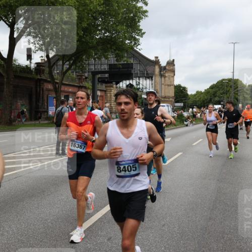 29.06.2025 - hella hamburg halbmarathon Yannick Fuchs http://msf.ph/oto/8158587 29.06.2025 10:58:56 20KM 1062, 1186, 1229, 1842, 1863, 2136, 2698, 3572, 3663, 3746, 4945, 5354, 5365, 6907, 6908, 7081, 7271, 7717, 8405, 9986, 10067, 10402, 10824, 10962, 11556, 12177, 12211, 12212, 12473, 12475, 12781, 12843, 13210, 13793, 14022, 14465, 15009, 16344, 16367, 16605, 16770, 16911, 17140, 17763, 17895, 18196, 18520, 18575, 18577, 18707, 18768 meine-sportfotos.de