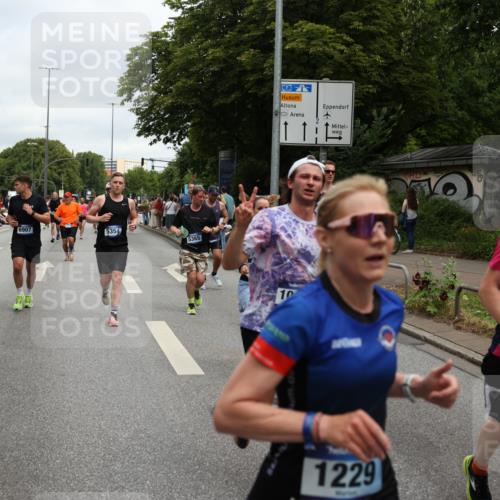 29.06.2025 - hella hamburg halbmarathon Yannick Fuchs http://msf.ph/oto/8158606 29.06.2025 10:58:56 20KM 1062, 1186, 1229, 1842, 1863, 2136, 2698, 3572, 3663, 3746, 4945, 5354, 5365, 6907, 6908, 7081, 7271, 7717, 8405, 9986, 10067, 10402, 10824, 10962, 11556, 12177, 12211, 12212, 12473, 12475, 12781, 12843, 13210, 13793, 14022, 14465, 15009, 16344, 16367, 16605, 16770, 16911, 17140, 17763, 17895, 18196, 18520, 18575, 18577, 18707, 18768 meine-sportfotos.de