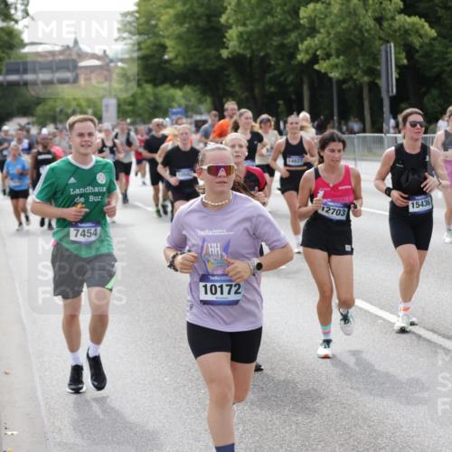 29.06.2025 - hella hamburg halbmarathon Jannik Wohlers http://msf.ph/oto/8158620 29.06.2025 10:18:10 Lombardsbrücke 1234, 1820, 2703, 3202, 3529, 4123, 4383, 4802, 5049, 5909, 5910, 6332, 6533, 7160, 7214, 7454, 8341, 8665, 9222, 9276, 9505, 9586, 9658, 9748, 10172, 10502, 10659, 10687, 10856, 11020, 12541, 12548, 12552, 12703, 12847, 13193, 13341, 13370, 13933, 14023, 14247, 14332, 14627, 14760, 14770, 14967, 15138, 15208, 15393, 15436, 15749, 16209, 16451, 16828, 16833, 17048, 17283, 17567, 18246, 18336, 18456, 18697, 18807, 18825 meine-sportfotos.de