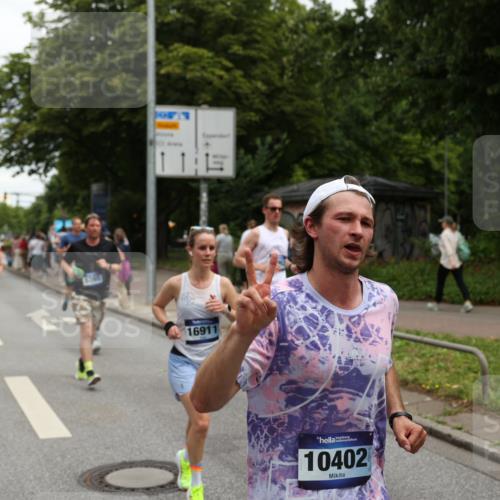 29.06.2025 - hella hamburg halbmarathon Yannick Fuchs http://msf.ph/oto/8158643 29.06.2025 10:58:57 20KM 1062, 1186, 1229, 1842, 1863, 2136, 2698, 3572, 3663, 3746, 4945, 5354, 5365, 6590, 6907, 6908, 7081, 7271, 7717, 8405, 9986, 10067, 10402, 10824, 10962, 11027, 11556, 12177, 12211, 12212, 12473, 12475, 12781, 13210, 13793, 14022, 14465, 15009, 16344, 16367, 16605, 16770, 16911, 17140, 17763, 17895, 18196, 18520, 18575, 18577, 18707, 18768 meine-sportfotos.de
