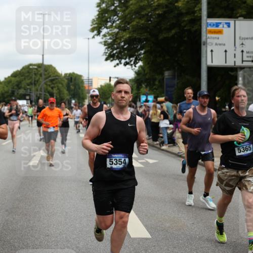 29.06.2025 - hella hamburg halbmarathon Yannick Fuchs http://msf.ph/oto/8158689 29.06.2025 10:58:58 20KM 1062, 1186, 1229, 1842, 1863, 2136, 2698, 3328, 3572, 3663, 3746, 4945, 5354, 5365, 6489, 6590, 6907, 6908, 7271, 7717, 8405, 9986, 10067, 10402, 10824, 10962, 11027, 11556, 12177, 12211, 12212, 12473, 12475, 12781, 13210, 13793, 14022, 14465, 15009, 16344, 16367, 16605, 16770, 16911, 17140, 17441, 17763, 17895, 18196, 18324, 18575, 18577, 18707, 18768 meine-sportfotos.de