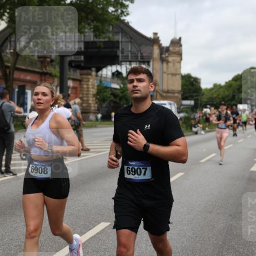 29.06.2025 - hella hamburg halbmarathon Yannick Fuchs http://msf.ph/oto/8158756 29.06.2025 10:58:59 20KM 1062, 1186, 1229, 1842, 1863, 2136, 2698, 3328, 3572, 3663, 3746, 4945, 5354, 5365, 6489, 6590, 6907, 6908, 7271, 7717, 8405, 9986, 10067, 10402, 10824, 10962, 11027, 11556, 12177, 12211, 12212, 12473, 12475, 12781, 13210, 13793, 14022, 14465, 15009, 16344, 16367, 16605, 16770, 16911, 17140, 17441, 17763, 17895, 18196, 18324, 18575, 18577, 18707, 18732, 18768 meine-sportfotos.de