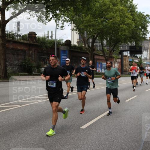 29.06.2025 - hella hamburg halbmarathon Yannick Fuchs http://msf.ph/oto/8158800 29.06.2025 10:38:39 20KM 1057, 1220, 1391, 1415, 1468, 1558, 1782, 1902, 1941, 2365, 2402, 2415, 2816, 3004, 3021, 3305, 3907, 4310, 4425, 4981, 4991, 4999, 5231, 5275, 5476, 5624, 5884, 6490, 6903, 7005, 7191, 7322, 8063, 8722, 9081, 9159, 9374, 9444, 9633, 10193, 10596, 10669, 10930, 11346, 11469, 12159, 12554, 12711, 12966, 13123, 13421, 13996, 14667, 14798, 14816, 15185, 15225, 15233, 15280, 15512, 15862, 16062, 16224, 16316, 16506, 16893, 17097, 17251, 17729, 17748, 18560, 18806, 19207 meine-sportfotos.de