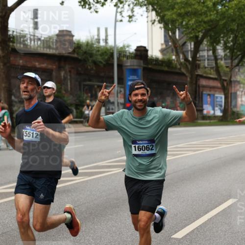 29.06.2025 - hella hamburg halbmarathon Yannick Fuchs http://msf.ph/oto/8158950 29.06.2025 10:38:40 20KM 1057, 1220, 1391, 1415, 1468, 1558, 1782, 1902, 1941, 2365, 2402, 2415, 2816, 3004, 3021, 3305, 3907, 4310, 4425, 4981, 4991, 4999, 5231, 5275, 5476, 5624, 5884, 6490, 6903, 7005, 7191, 7322, 8063, 8722, 9159, 9374, 9444, 9633, 10193, 10596, 10669, 10930, 11346, 11469, 12159, 12554, 12711, 12966, 13123, 13421, 13996, 14667, 14798, 14816, 15185, 15225, 15233, 15280, 15512, 15862, 16062, 16224, 16316, 16506, 16893, 17097, 17251, 17729, 17748, 18560, 18806, 19207 meine-sportfotos.de