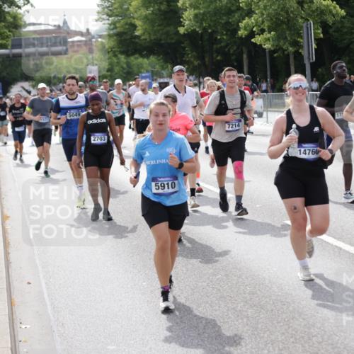 29.06.2025 - hella hamburg halbmarathon Jannik Wohlers http://msf.ph/oto/8158984 29.06.2025 10:18:16 Lombardsbrücke 1234, 1521, 1820, 2703, 2781, 2821, 3202, 3529, 3591, 3592, 4123, 4383, 4802, 5049, 5264, 5834, 5910, 6533, 7121, 7160, 7214, 7454, 8341, 8665, 9276, 9505, 9586, 9658, 9748, 10172, 10502, 10687, 10856, 11020, 12239, 12347, 12541, 12548, 12552, 12703, 12847, 12890, 13193, 14023, 14247, 14294, 14332, 14532, 14627, 14760, 14967, 15138, 15208, 15402, 15436, 15749, 15881, 16196, 16209, 16451, 17027, 17048, 17052, 17567, 18246, 18336, 18456 meine-sportfotos.de