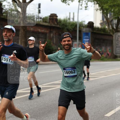 29.06.2025 - hella hamburg halbmarathon Yannick Fuchs http://msf.ph/oto/8159032 29.06.2025 10:38:40 20KM 1057, 1220, 1391, 1415, 1468, 1558, 1782, 1902, 1941, 2365, 2402, 2415, 2816, 3004, 3021, 3305, 3907, 4310, 4425, 4981, 4991, 4999, 5231, 5275, 5476, 5624, 5884, 6490, 6903, 7005, 7191, 7322, 8063, 8722, 9159, 9374, 9444, 9633, 10193, 10596, 10669, 10930, 11346, 11469, 12159, 12554, 12711, 12966, 13123, 13421, 13996, 14667, 14798, 14816, 15185, 15225, 15233, 15280, 15512, 15862, 16062, 16224, 16316, 16506, 16893, 17097, 17251, 17729, 17748, 18560, 18806, 19207 meine-sportfotos.de