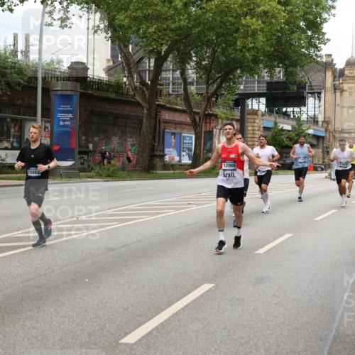 29.06.2025 - hella hamburg halbmarathon Yannick Fuchs http://msf.ph/oto/8159042 29.06.2025 10:38:40 20KM 1057, 1220, 1391, 1415, 1468, 1558, 1782, 1902, 1941, 2365, 2402, 2415, 2816, 3004, 3021, 3305, 3907, 4310, 4425, 4981, 4991, 4999, 5231, 5275, 5476, 5624, 5884, 6490, 6903, 7005, 7191, 7322, 8063, 8722, 9159, 9374, 9444, 9633, 10193, 10596, 10669, 10930, 11346, 11469, 12159, 12554, 12711, 12966, 13123, 13421, 13996, 14667, 14798, 14816, 15185, 15225, 15233, 15280, 15512, 15862, 16062, 16224, 16316, 16506, 16893, 17097, 17251, 17729, 17748, 18560, 18806, 19207 meine-sportfotos.de