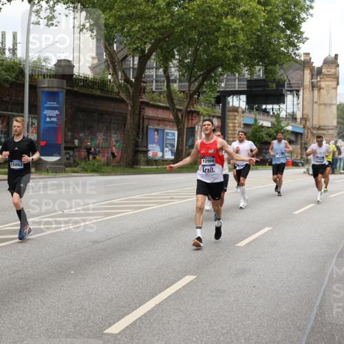 29.06.2025 - hella hamburg halbmarathon Yannick Fuchs http://msf.ph/oto/8159057 29.06.2025 10:38:40 20KM 1057, 1220, 1391, 1415, 1468, 1558, 1782, 1902, 1941, 2365, 2402, 2415, 2816, 3004, 3021, 3305, 3907, 4310, 4425, 4981, 4991, 4999, 5231, 5275, 5476, 5624, 5884, 6490, 6903, 7005, 7191, 7322, 8063, 8722, 9159, 9374, 9444, 9633, 10193, 10596, 10669, 10930, 11346, 11469, 12159, 12554, 12711, 12966, 13123, 13421, 13996, 14667, 14798, 14816, 15185, 15225, 15233, 15280, 15512, 15862, 16062, 16224, 16316, 16506, 16893, 17097, 17251, 17729, 17748, 18560, 18806, 19207 meine-sportfotos.de