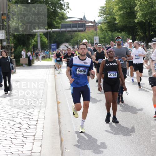 29.06.2025 - hella hamburg halbmarathon Jannik Wohlers http://msf.ph/oto/8159144 29.06.2025 10:18:17 Lombardsbrücke 1234, 1521, 1820, 2703, 2781, 2821, 3202, 3529, 3591, 3592, 4383, 4802, 5049, 5264, 5266, 5834, 5910, 6533, 7051, 7121, 7214, 7454, 8341, 8665, 9276, 9505, 9586, 9658, 9748, 10172, 10502, 10856, 11020, 12239, 12347, 12541, 12548, 12552, 12703, 12847, 12890, 13193, 14023, 14247, 14294, 14332, 14532, 14627, 14760, 14967, 15138, 15208, 15402, 15436, 15749, 15881, 16196, 16451, 17027, 17030, 17048, 17052, 17490, 17567, 18246, 18336, 18456 meine-sportfotos.de