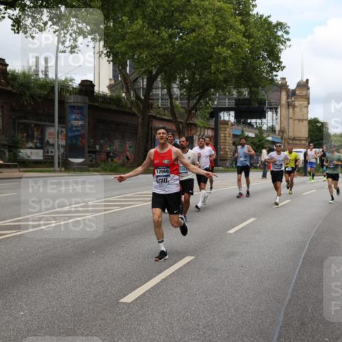 29.06.2025 - hella hamburg halbmarathon Yannick Fuchs http://msf.ph/oto/8159193 29.06.2025 10:38:41 20KM 1057, 1220, 1391, 1415, 1468, 1558, 1782, 1902, 1941, 2365, 2402, 2415, 2816, 3004, 3021, 3305, 3907, 4310, 4425, 4981, 4991, 4999, 5231, 5275, 5476, 5624, 5884, 6490, 6903, 7005, 7191, 7322, 8063, 8722, 9159, 9374, 9444, 9633, 10193, 10596, 10930, 11469, 12159, 12554, 12711, 12966, 13123, 13421, 13996, 14351, 14667, 14798, 14816, 15185, 15225, 15233, 15280, 15512, 15862, 16062, 16224, 16316, 16506, 16893, 17097, 17251, 17729, 17748, 18560, 18806, 19207 meine-sportfotos.de