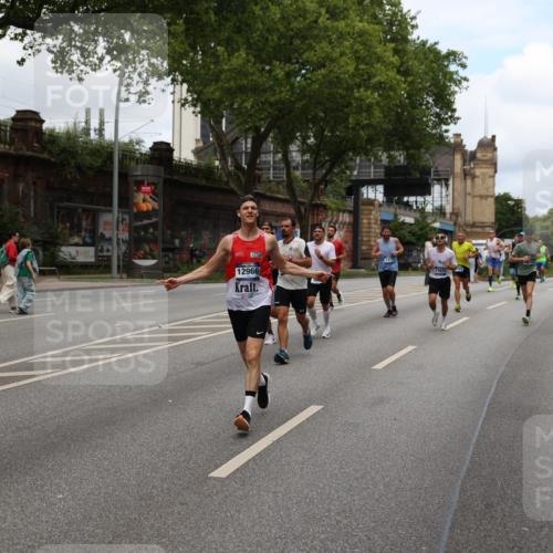 29.06.2025 - hella hamburg halbmarathon Yannick Fuchs http://msf.ph/oto/8159272 29.06.2025 10:38:41 20KM 1057, 1220, 1391, 1415, 1468, 1558, 1782, 1902, 1941, 2365, 2402, 2415, 2816, 3004, 3021, 3305, 3907, 4310, 4425, 4981, 4991, 4999, 5231, 5275, 5476, 5624, 5884, 6490, 6903, 7005, 7191, 7322, 8063, 8722, 9159, 9374, 9444, 9633, 10193, 10596, 10930, 11469, 12159, 12554, 12711, 12966, 13123, 13421, 13996, 14351, 14667, 14798, 14816, 15185, 15225, 15233, 15280, 15512, 15862, 16062, 16224, 16316, 16506, 16893, 17097, 17251, 17729, 17748, 18560, 18806, 19207 meine-sportfotos.de