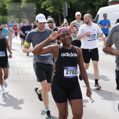 29.06.2025 - hella hamburg halbmarathon Jannik Wohlers http://msf.ph/oto/8159391 29.06.2025 10:18:21 Lombardsbrücke 1349, 1521, 2703, 2781, 2821, 3202, 3529, 3591, 3592, 4802, 5049, 5264, 5266, 5834, 5910, 6413, 7051, 7121, 7214, 7454, 8665, 8780, 9276, 9505, 9549, 10172, 10467, 10502, 10856, 11020, 12239, 12347, 12541, 12548, 12552, 12703, 12890, 14023, 14247, 14294, 14332, 14532, 14627, 14760, 14966, 14967, 15138, 15208, 15402, 15436, 15657, 15749, 15881, 16196, 16451, 17027, 17030, 17052, 17490, 17567, 18246, 18336, 18456 meine-sportfotos.de