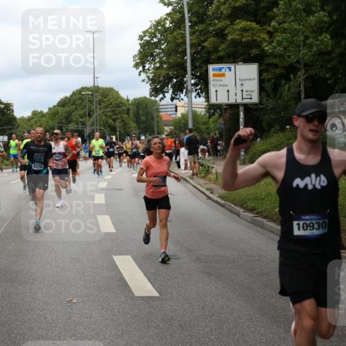 29.06.2025 - hella hamburg halbmarathon Yannick Fuchs http://msf.ph/oto/8159458 29.06.2025 10:38:42 20KM 1057, 1220, 1391, 1415, 1468, 1558, 1782, 1902, 1941, 2365, 2402, 2415, 2816, 3004, 3021, 3305, 3907, 4310, 4991, 4999, 5231, 5275, 5476, 5624, 5884, 6490, 6903, 7005, 7191, 7322, 8063, 8722, 9159, 9374, 9444, 9633, 10193, 10596, 10930, 11469, 12159, 12554, 12711, 12966, 13123, 13421, 13996, 14351, 14667, 14798, 14816, 15185, 15225, 15233, 15280, 15862, 16316, 16506, 16893, 17097, 17251, 17729, 17748, 18560, 18806, 19207 meine-sportfotos.de