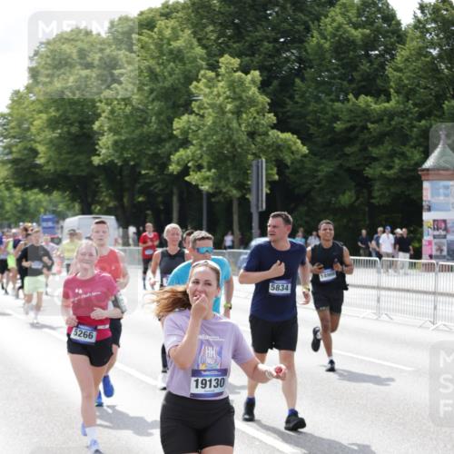 29.06.2025 - hella hamburg halbmarathon Jannik Wohlers http://msf.ph/oto/8159573 29.06.2025 10:18:24 Lombardsbrücke 1349, 1521, 2781, 2821, 3529, 3591, 3592, 3631, 4718, 4802, 5049, 5264, 5266, 5834, 5910, 6413, 7051, 7121, 7214, 7252, 8665, 8780, 9272, 9276, 9505, 9549, 10467, 10502, 10816, 10856, 11020, 12239, 12347, 12890, 13464, 14247, 14294, 14532, 14627, 14760, 14966, 14967, 15138, 15208, 15402, 15657, 15749, 15881, 16196, 17027, 17030, 17052, 17490, 17567, 18246, 18336, 18456, 18519, 19010 meine-sportfotos.de