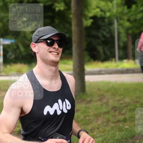 29.06.2025 - hella hamburg halbmarathon Yannick Fuchs http://msf.ph/oto/8159625 29.06.2025 10:38:43 20KM 1057, 1220, 1391, 1415, 1468, 1558, 1782, 1902, 1941, 2365, 2402, 2415, 2816, 3004, 3021, 3305, 3907, 4310, 4991, 4999, 5231, 5275, 5476, 5624, 5884, 6490, 6903, 7005, 7191, 7322, 8722, 9159, 9374, 9444, 9633, 10193, 10596, 10930, 11469, 12159, 12554, 12711, 12966, 13123, 14351, 14667, 14798, 14816, 15185, 15225, 15233, 15280, 15862, 16316, 16506, 16893, 17097, 17251, 17729, 17748, 18560, 18806, 19207 meine-sportfotos.de
