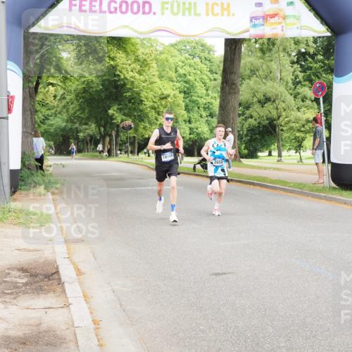 29.06.2025 - hella hamburg halbmarathon MichiJ http://msf.ph/oto/8159680 29.06.2025 10:10:10 Zwischen KM18-KM19  meine-sportfotos.de
