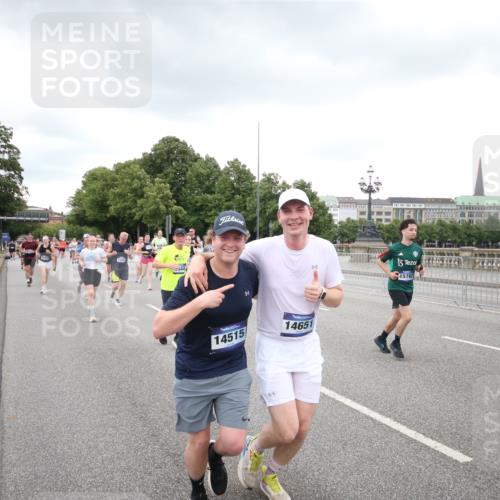 29.06.2025 - hella hamburg halbmarathon Jannik Wohlers http://msf.ph/oto/8159711 29.06.2025 10:54:46 Lombardsbrücke 1013, 2090, 2452, 3274, 4039, 4628, 5040, 6395, 6396, 6944, 7219, 7238, 7766, 8403, 8519, 10109, 10458, 10686, 11737, 11788, 11908, 12147, 12148, 13098, 13230, 13548, 13979, 13980, 14515, 14651, 15152, 15160, 15581, 15782, 15843, 16057, 16432, 16433, 16664, 16665, 17090, 19199 meine-sportfotos.de
