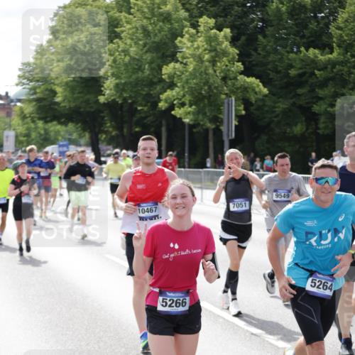 29.06.2025 - hella hamburg halbmarathon Jannik Wohlers http://msf.ph/oto/8159723 29.06.2025 10:18:25 Lombardsbrücke 1349, 1521, 2781, 2821, 3026, 3529, 3591, 3592, 3631, 4718, 4802, 4845, 5049, 5264, 5266, 5834, 5910, 6413, 7051, 7121, 7214, 7252, 8665, 8780, 9270, 9272, 9276, 9549, 10037, 10467, 10502, 10816, 10856, 11020, 12239, 12347, 12890, 13464, 14247, 14294, 14532, 14627, 14760, 14966, 14967, 15138, 15208, 15402, 15657, 15749, 15881, 16196, 17027, 17030, 17052, 17386, 17490, 17548, 17567, 17571, 18002, 18217, 18246, 18336, 18456, 18519, 19010 meine-sportfotos.de