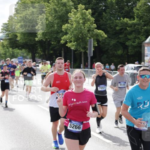 29.06.2025 - hella hamburg halbmarathon Jannik Wohlers http://msf.ph/oto/8159743 29.06.2025 10:18:26 Lombardsbrücke 1349, 1521, 2096, 2781, 2821, 3026, 3591, 3592, 3631, 4718, 4802, 4845, 5049, 5264, 5266, 5834, 5910, 6413, 7051, 7121, 7214, 7252, 8665, 8780, 9270, 9272, 9276, 9549, 10037, 10467, 10502, 10816, 10856, 11020, 12239, 12347, 12890, 13204, 13464, 14247, 14294, 14532, 14627, 14760, 14966, 14967, 15138, 15402, 15657, 15881, 16196, 17027, 17030, 17052, 17386, 17490, 17548, 17567, 17571, 18002, 18217, 18246, 18336, 18456, 18519, 19010 meine-sportfotos.de