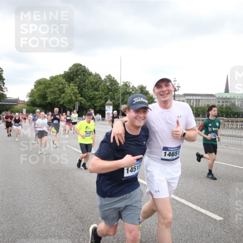 29.06.2025 - hella hamburg halbmarathon Jannik Wohlers http://msf.ph/oto/8159754 29.06.2025 10:54:47 Lombardsbrücke 1013, 2090, 2452, 3157, 3274, 3577, 4039, 4628, 5040, 6395, 6396, 6944, 7219, 7238, 7766, 8403, 8519, 10109, 10458, 10686, 11737, 11788, 11908, 12147, 12148, 13098, 13230, 13548, 14515, 14651, 15152, 15160, 15581, 15782, 15843, 16057, 16432, 16433, 16664, 16665, 17090, 19199 meine-sportfotos.de